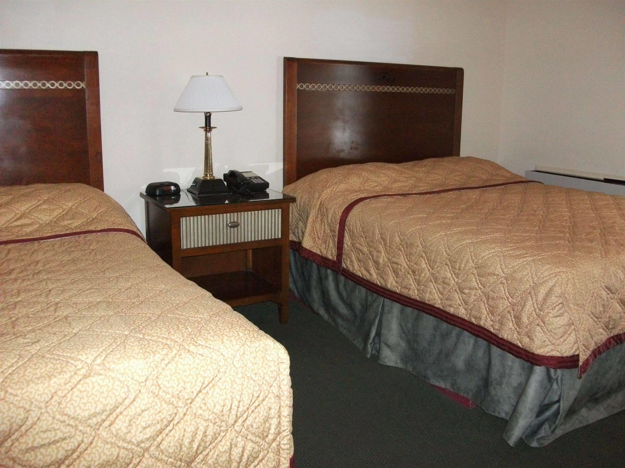 Travelodge By Wyndham Wasaga Beach Exteriör bild